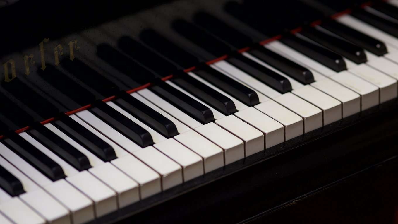 Klaviatur eines Flügels